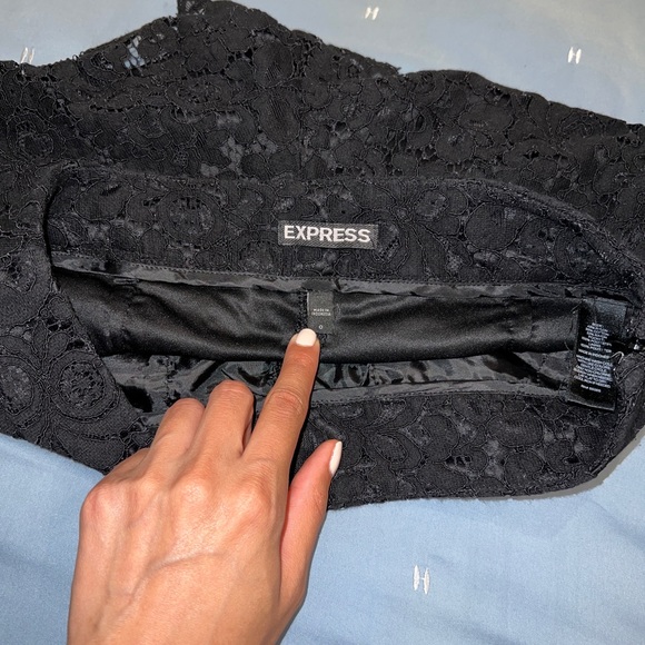 Express lace shorts - Picture 3 of 5